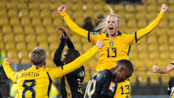 Suécia comemorando vitória em cima da África do Sul na Copa do Mundo Feminina (foto: Suécia/Divulgação)