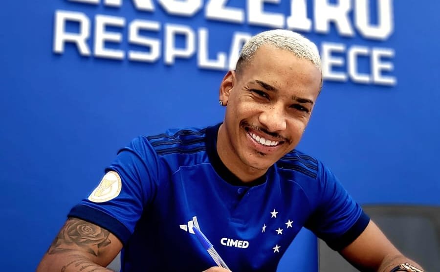 Matheus Pereira assinou com o Cruzeiro até junho de 2024 (foto: Marco Ferraz/Cruzeiro)