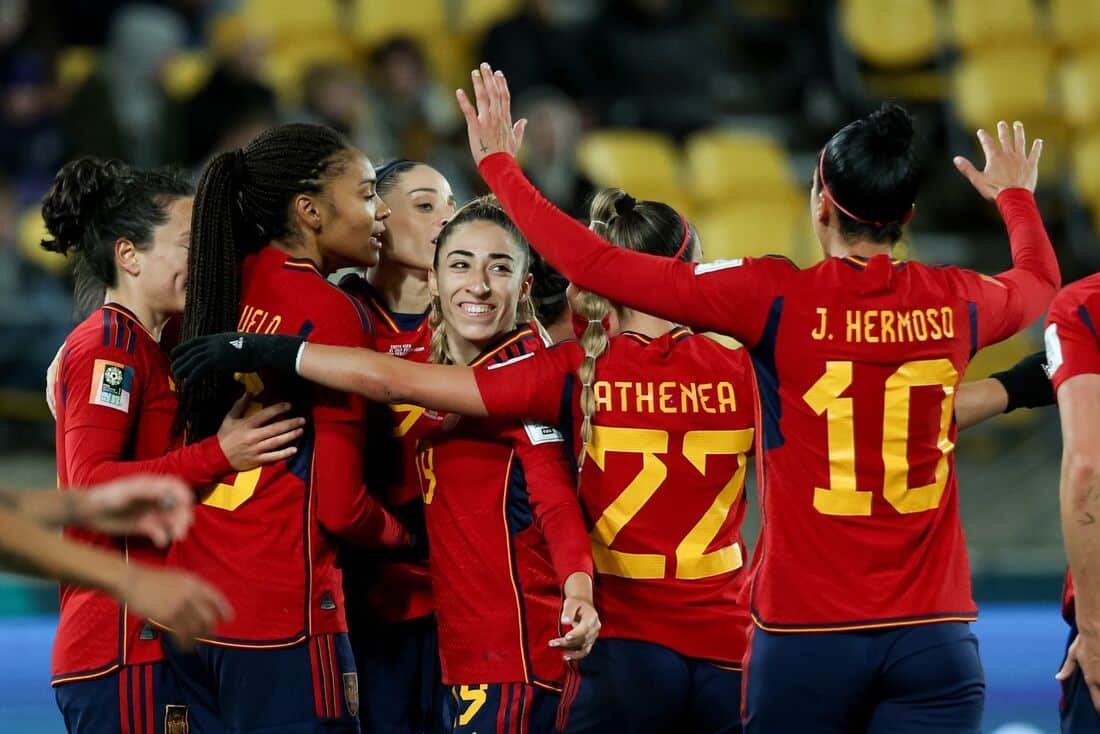 Espanha venceu a Costa Rica (foto: AFP)