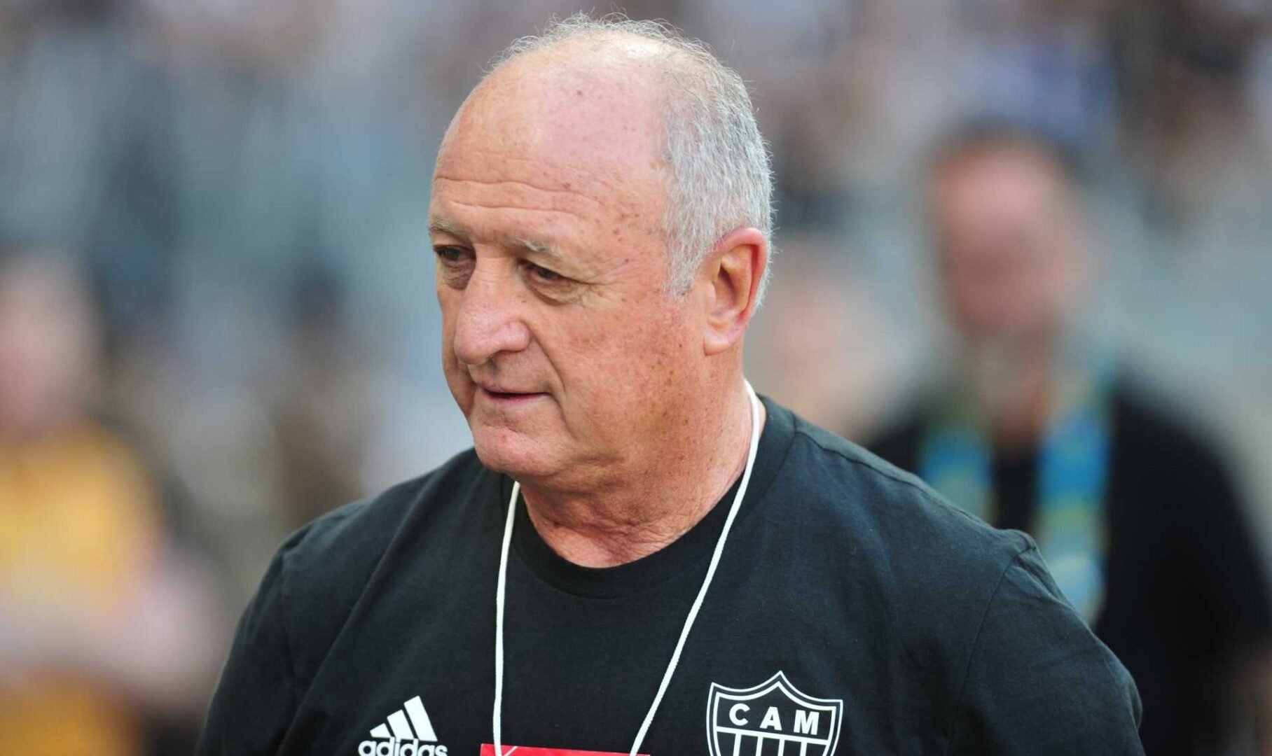 Luiz Felipe Scolari, o Felipão, aparece de perfil com a camisa do Atlético-MG (foto: Alexandre Guzanshe/EM/D.A Press)