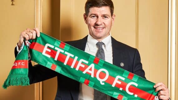 Gerrard anunciado no Al-Ettifaq, da Arábia Saudita (foto: Divulgação/Al-Ettifaq)