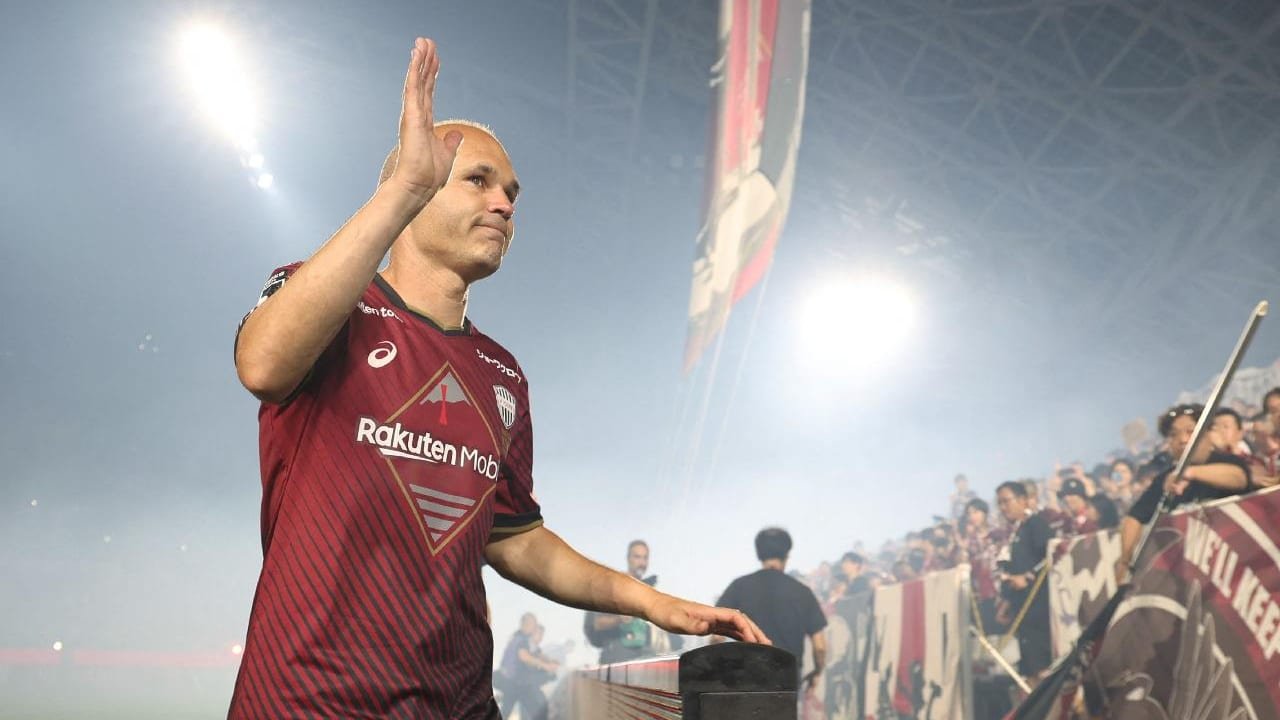 Iniesta em jogo pelo Vissel Kobe (foto: JIJI PRESS / AFP)