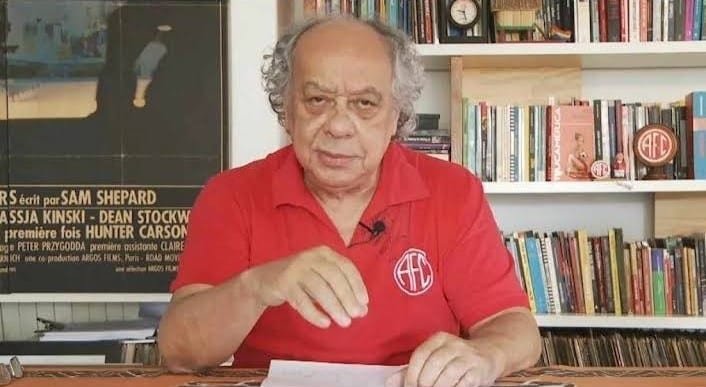 José Trajano com a camisa do América-RJ (foto: Reprodução/Redes Sociais)