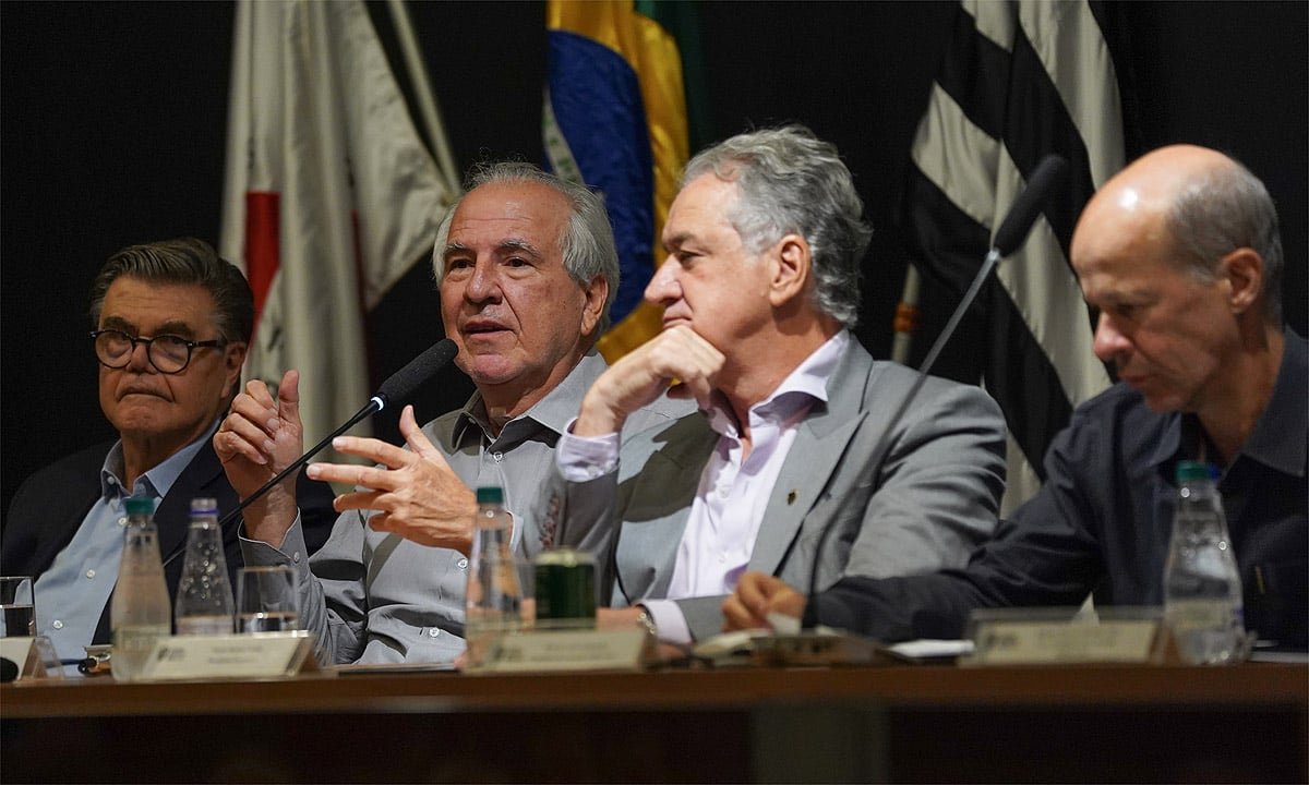 Rubens Menin ao lado de José Murilo Procópio, Sérgio Coelho e Ricardo Guimarães (foto: João Viegas/Atlético)