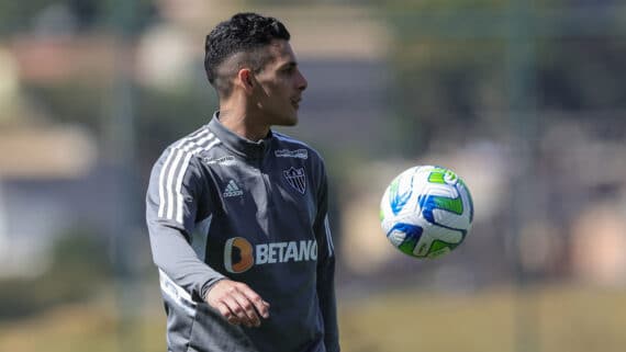 Pavón em treino do Atlético-MG (foto: Pedro Souza/Atlético-MG)