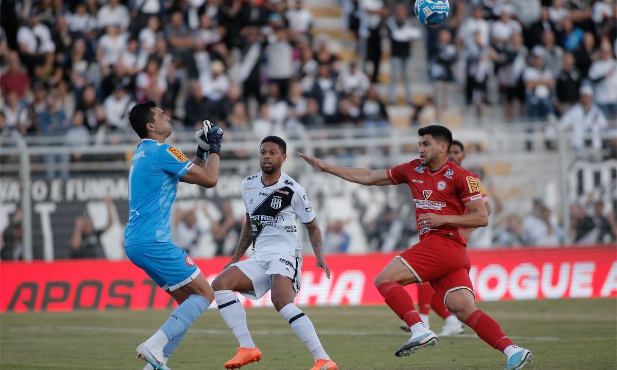 Ponte Preta perdeu para o Tombense por 1 a 0 (foto: Karen Fontes)