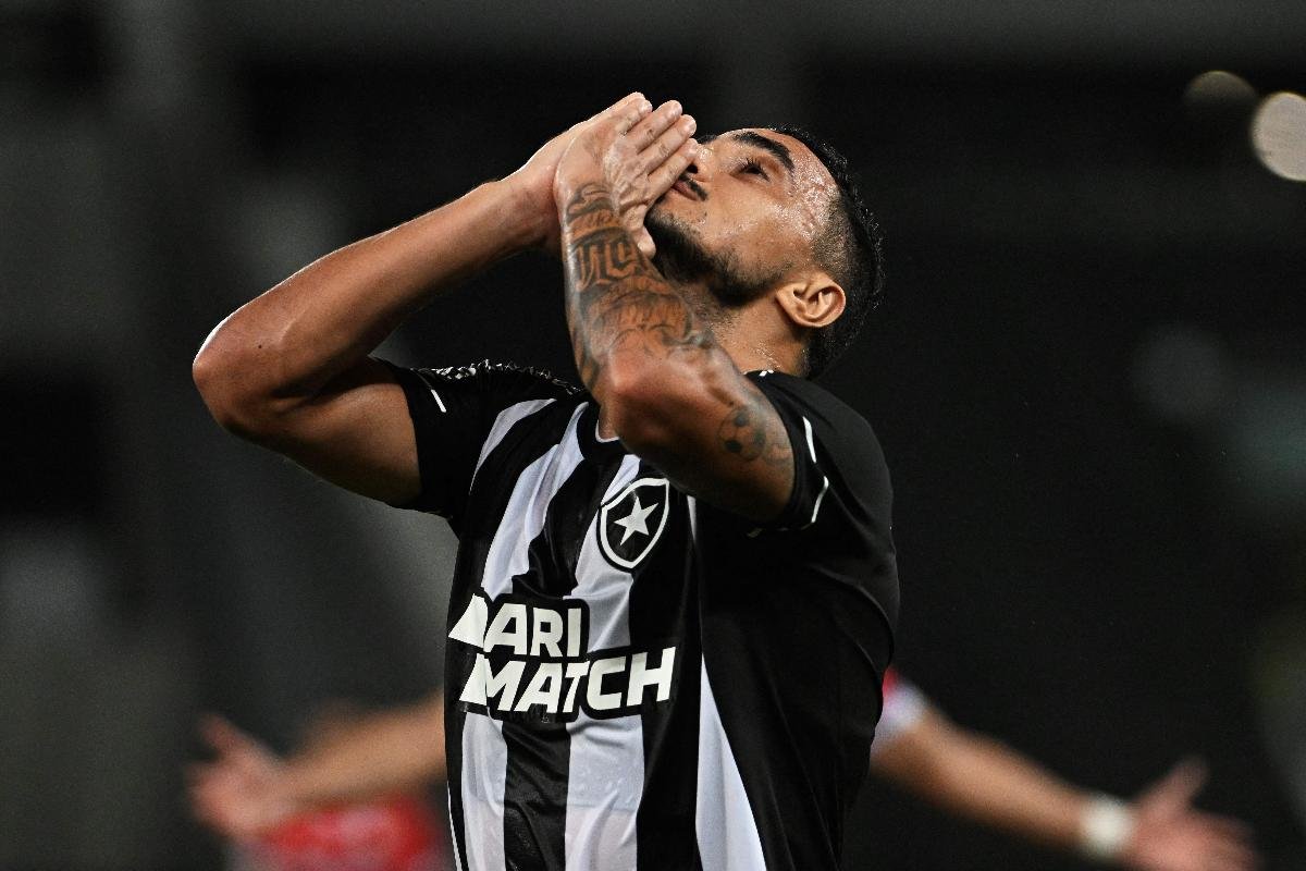 Rafael reage a jogada do Botafogo contra o Magallanes pela Copa Sul-Americana (foto: MAURO PIMENTEL / AFP)