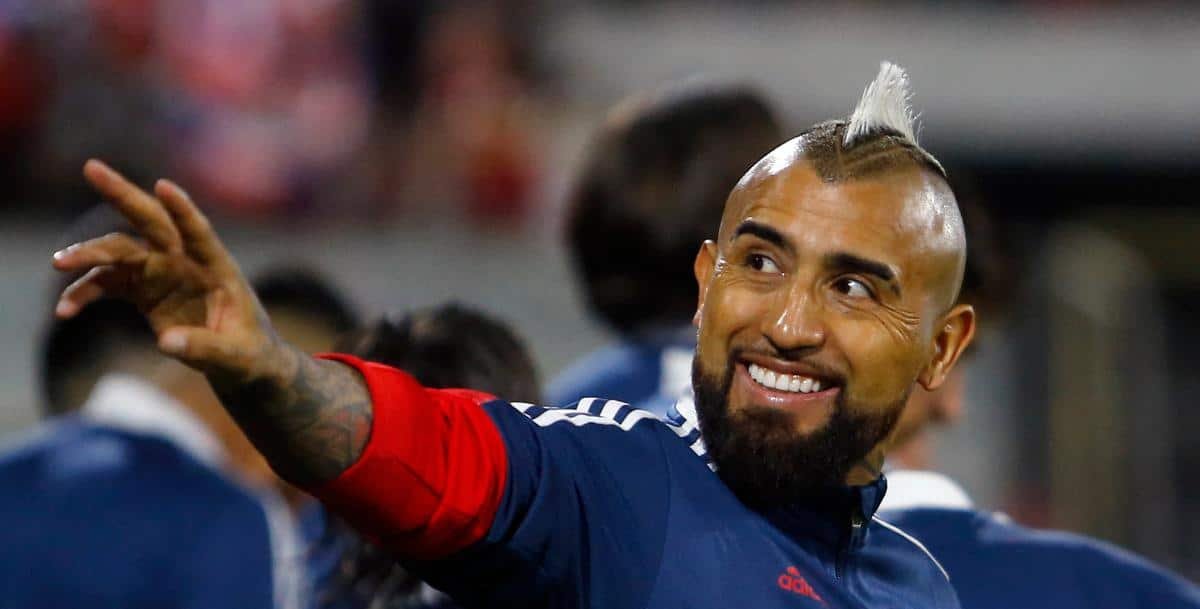 Arturo Vidal com a Seleção do Chile (foto: Marcelo HERNANDEZ / POOL / AFP)