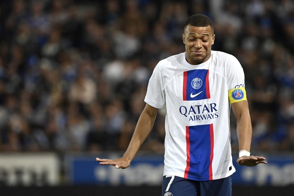 Mbappé em jogo pelo PSG (foto: Jean-Christophe Verhaegen/AFP)