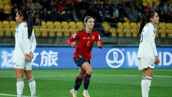 Aitana-Bonmati em campo pela Seleção da Espanha (foto: Marty MELVILLE / AFP)