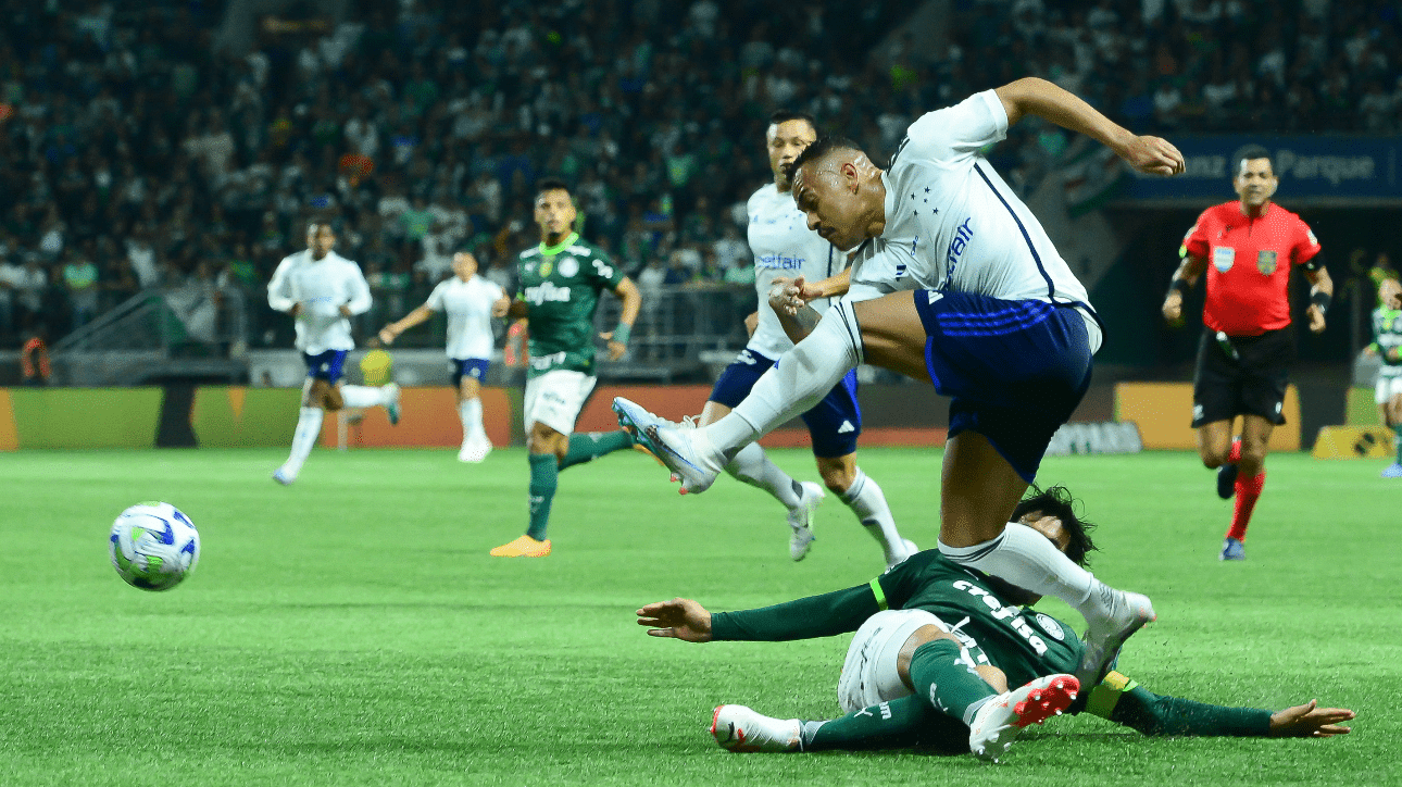 Jogadores de Cruzeiro e Palmeiras (foto: Staaff Images/Cruzeiro)