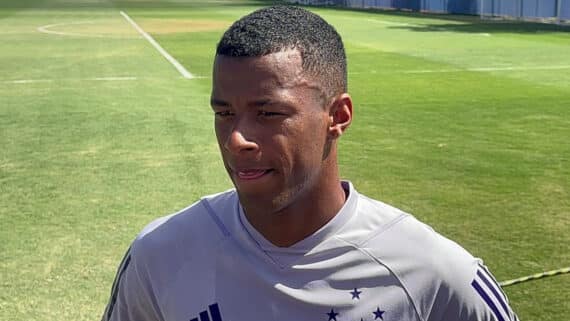 Arthur Gomes em treinamento do Cruzeiro (foto: Luiz Henrique Campos/EM/D.A Press)