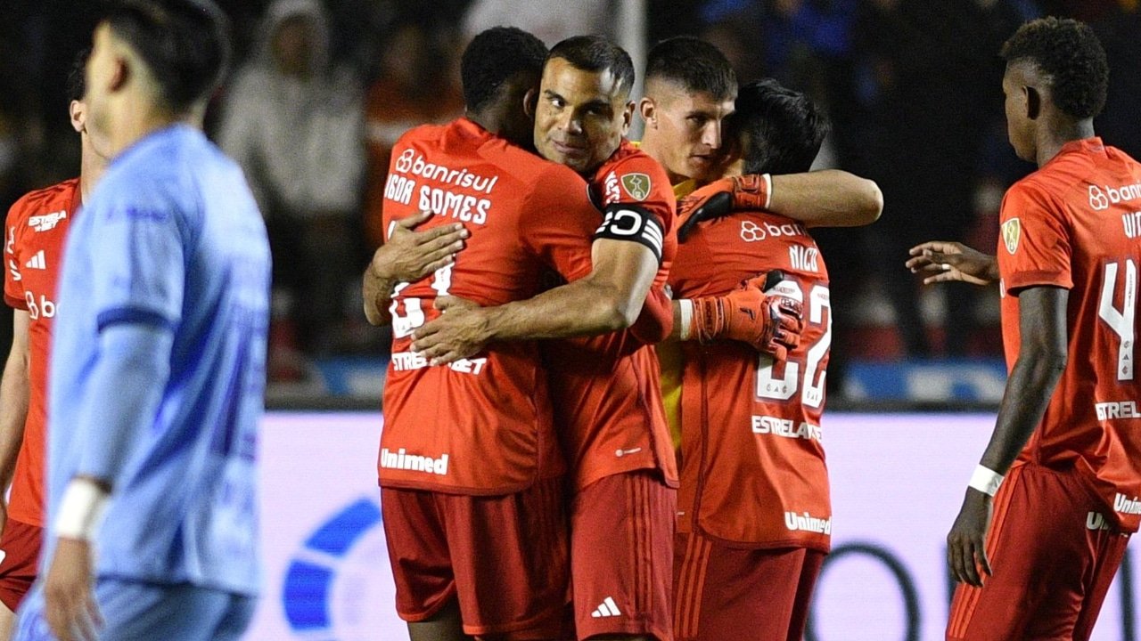 Internacional comemorou a vitória (foto: AIZAR RALDES / AFP)