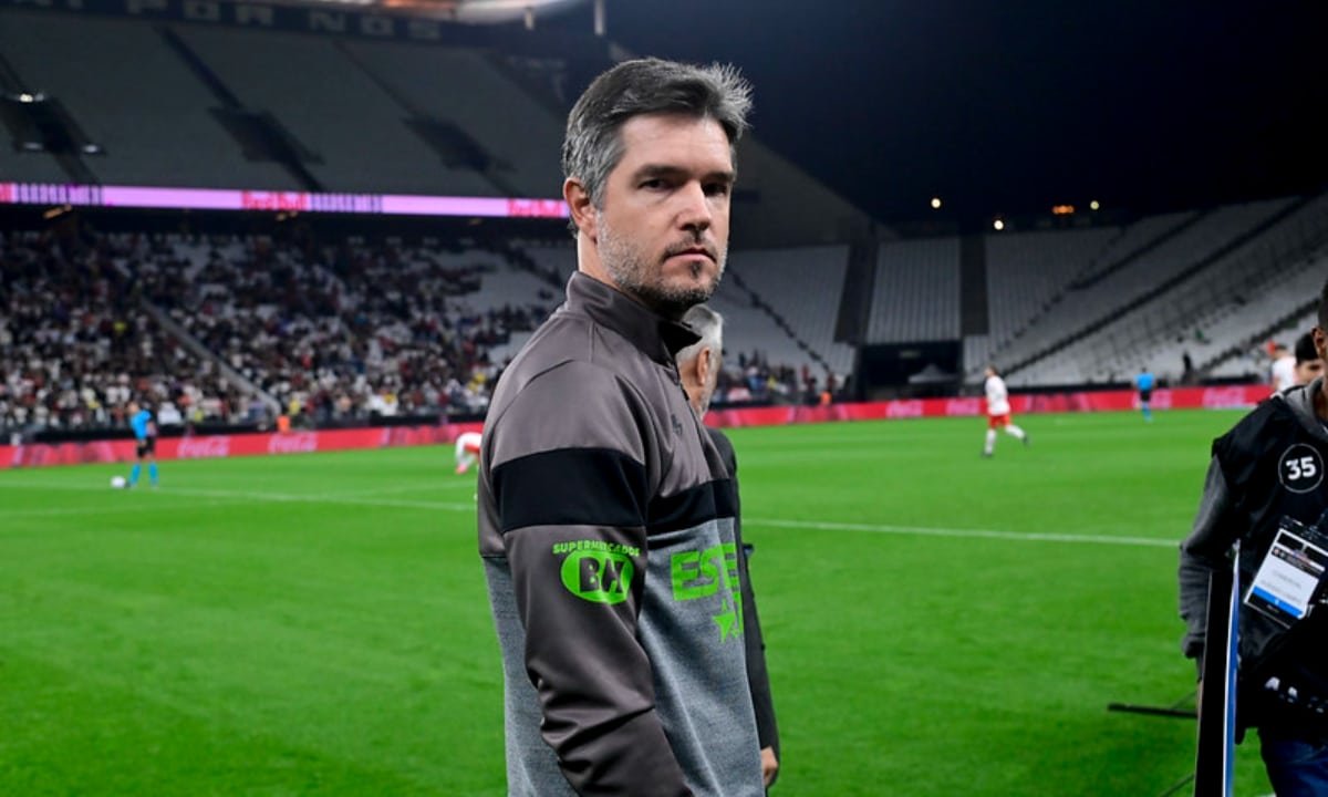 Diogo Giacomini, em jogo entre América e Bragantino, pela Sul-Americana (foto: Mourão Panda/América)