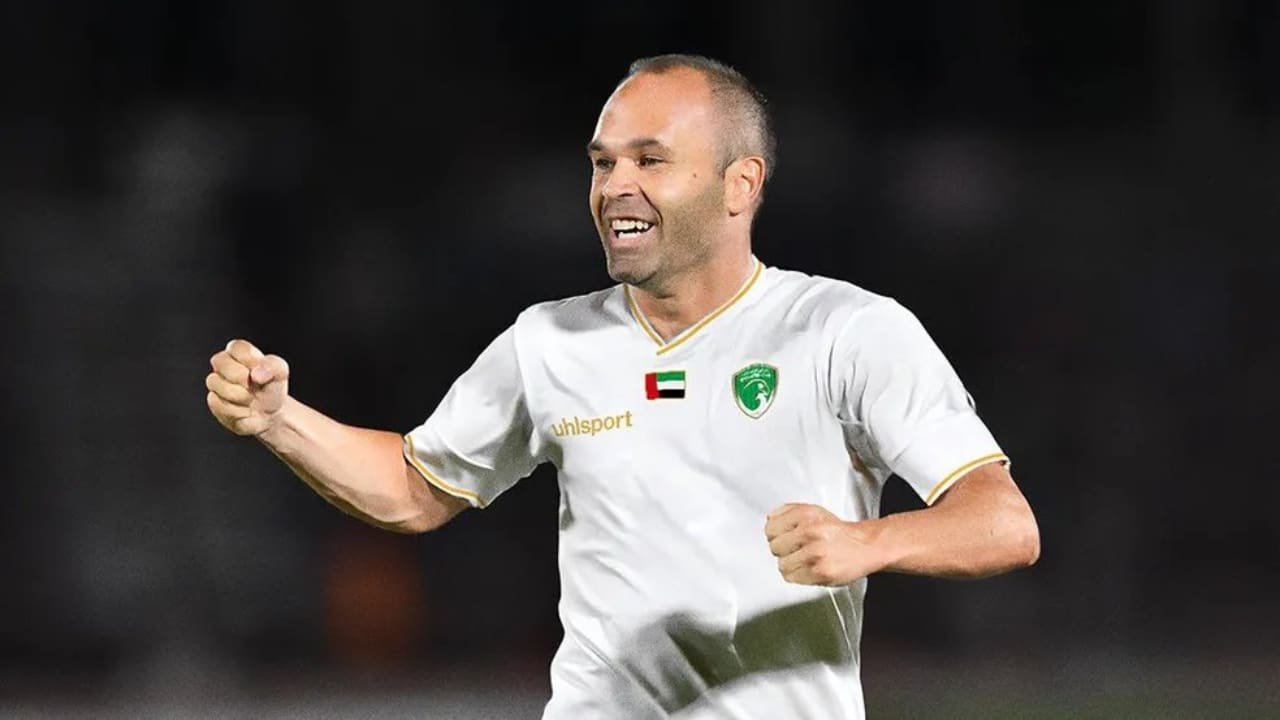 Andrés Iniesta foi anunciado pelo Emirates Club, dos Emirados Árabes (foto: Divulgação/Emirates Club)