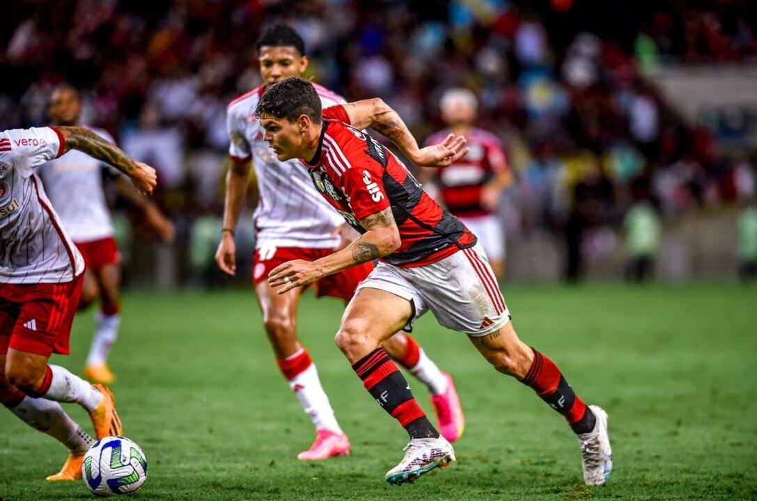 Torcida flamenguista está insatisfeita com resultados ruins da equipe (foto: Marcelo Cortes / Flamengo)