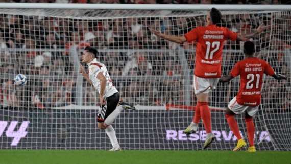 Momento do gol do River Plate (foto: Juan Mabromata/AFP)