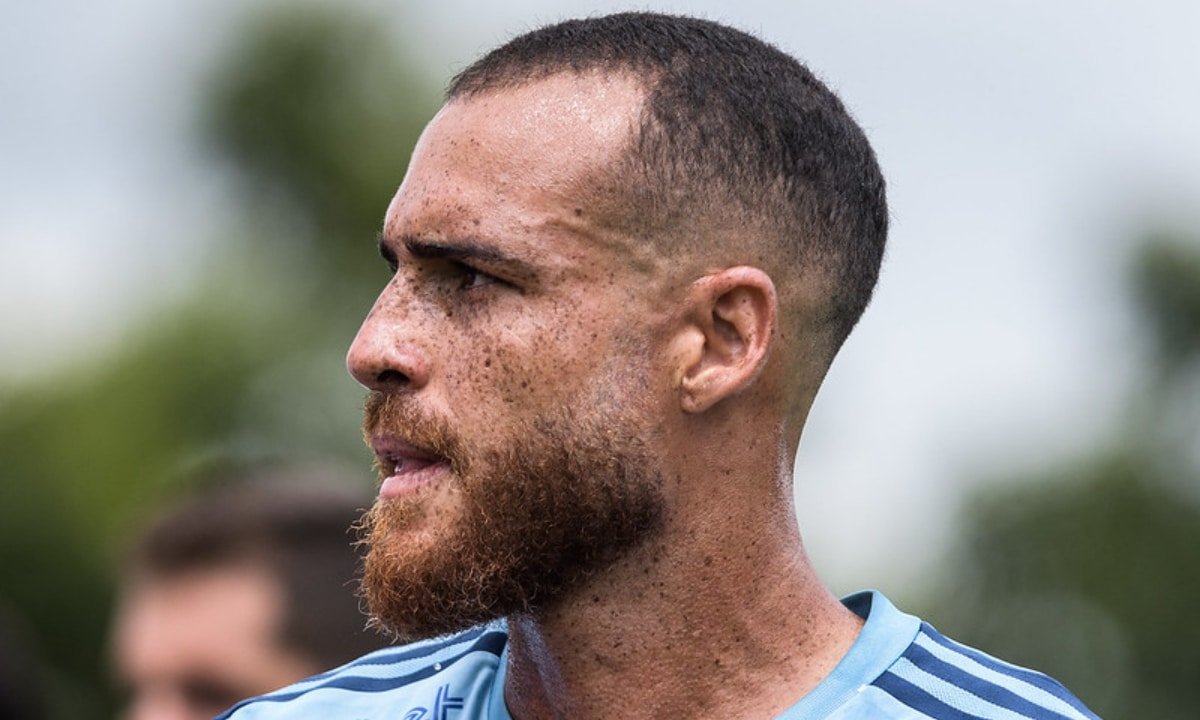 Pedro Castro em treino do Cruzeiro em 2022 (foto: Gustavo Aleixo/Cruzeiro)