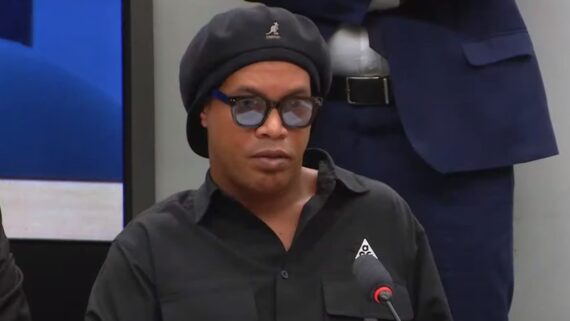 Ronaldinho Gaúcho na CPI das Pirâmides (foto: Reprodução de vídeo/Agência Câmara)