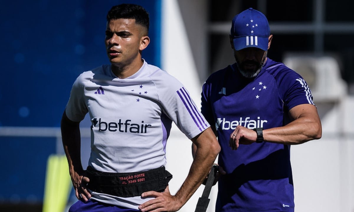 Bruno Rodrigues ao lado de Leonardo Almeida (foto: Gustavo Aleixo/Cruzeiro)