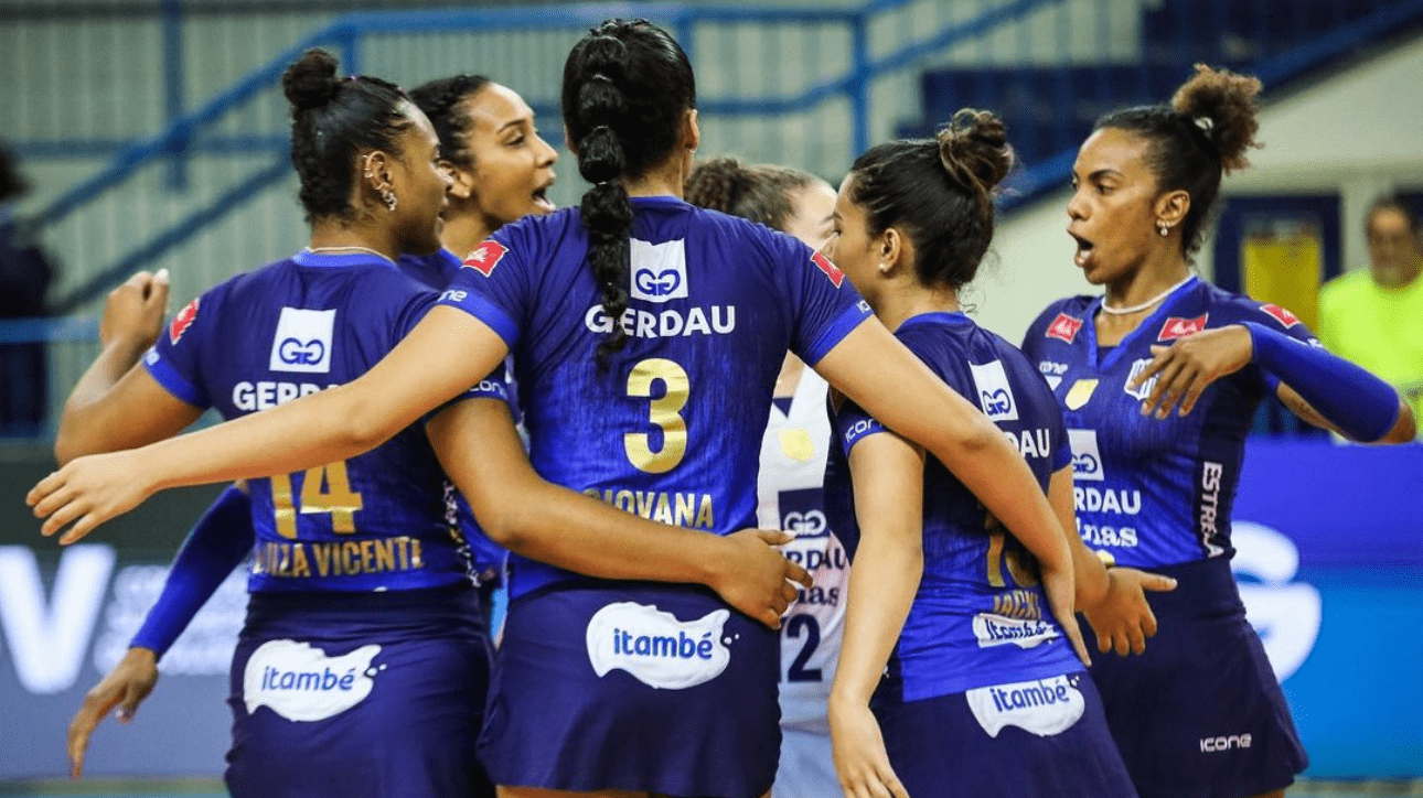 Jogadoras do Minas (foto: Eliezer Esportes/Praia Clube)