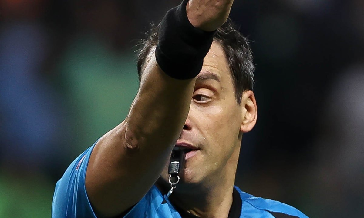 Árbitro argentino Fernando Rapallini (foto: Cesar Greco/Palmeiras)