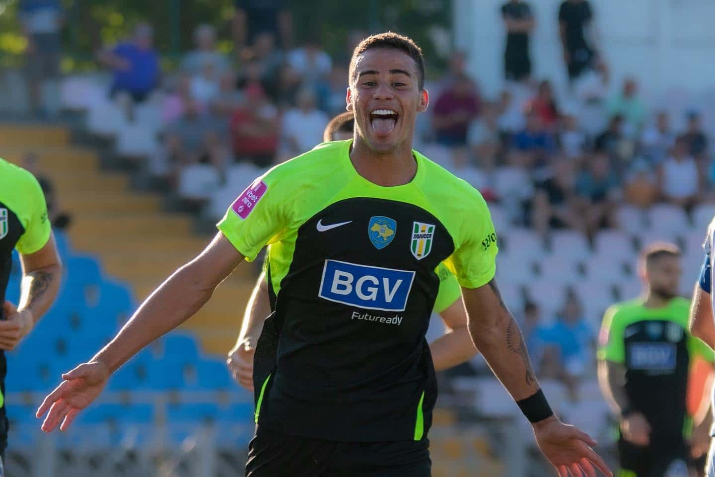 Arielson em estreia pelo FC Polyssia (foto: Divulgação/FC Polyssia)