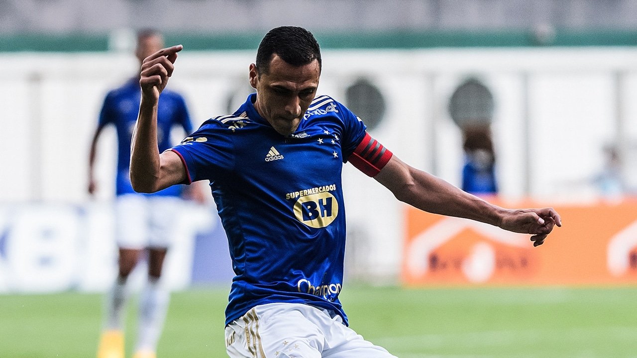 Lateral Rômulo, ex-jogador do Cruzeiro (foto: Gustavo Aleixo/Cruzeiro)