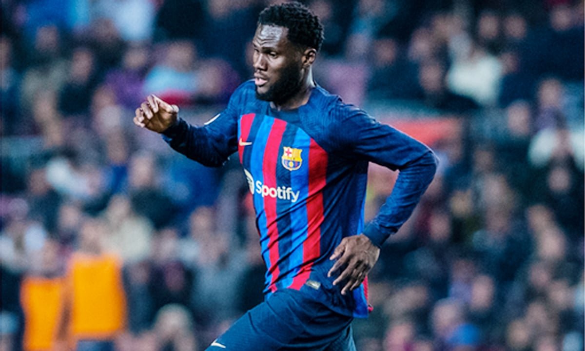Kessié, meio-campista do Barcelona (foto: Divulgação/Barcelona)