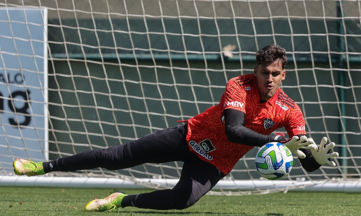 Matheus Mendes em treino pelo Atlético (foto: Pedro Souza/Atlético)