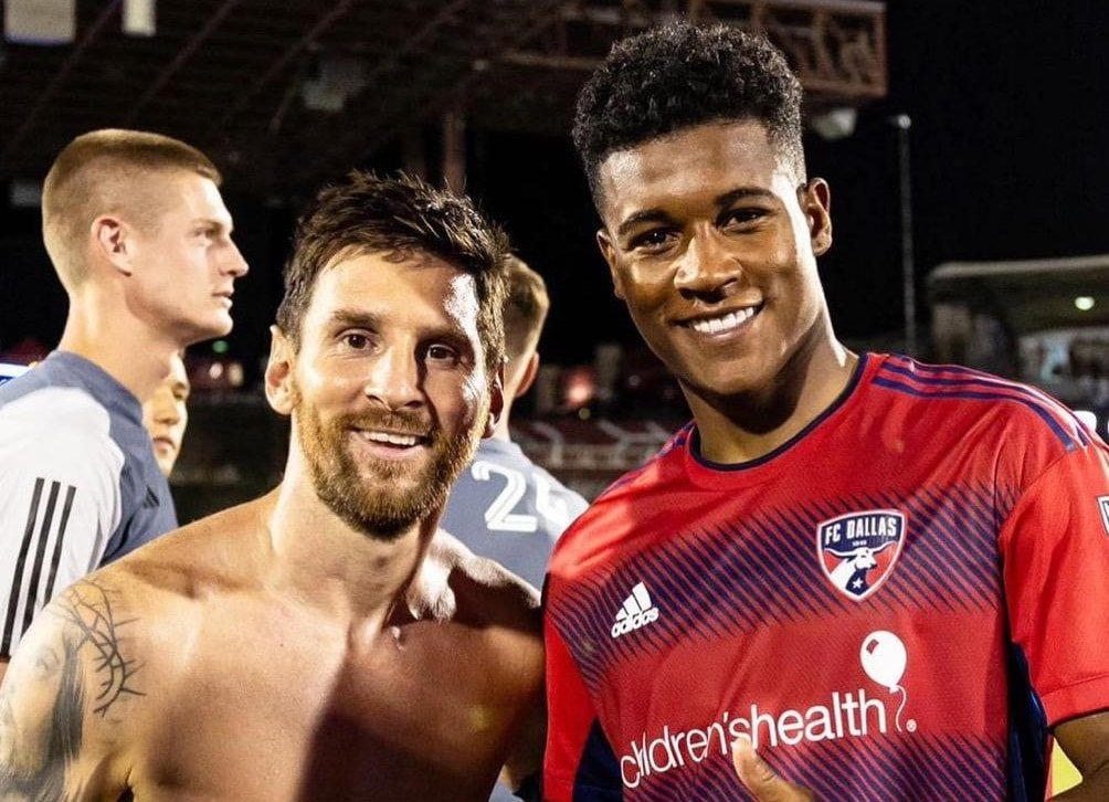 Messi e Geovane Jesus, ex-Cruzeiro, posam para foto (foto: Instagram/Geovane Jesus)