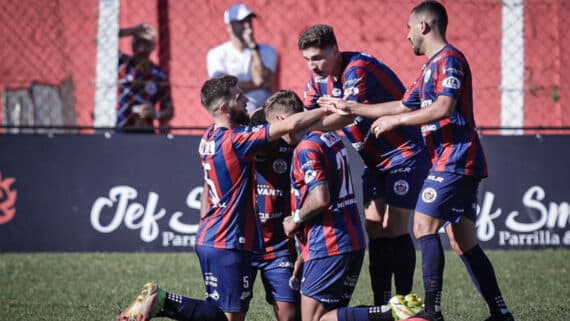 Itabirito em jogo pela nona rodada do Módulo II do Campeonato Mineiro (foto: Cris Mattos / FMF)