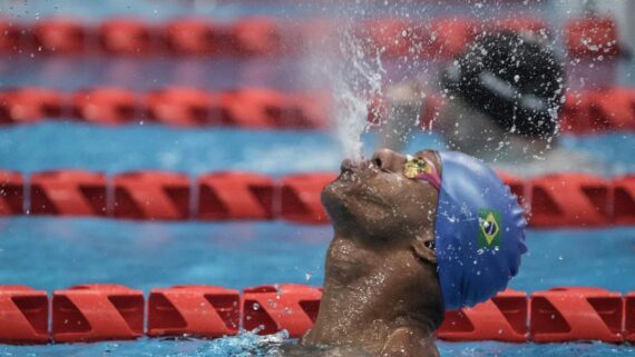 Gabriel Araújo reage ao vencer prova nos Jogos Paralímpicos 2020, em Tóquio (foto: YASUYOSHI CHIBA)