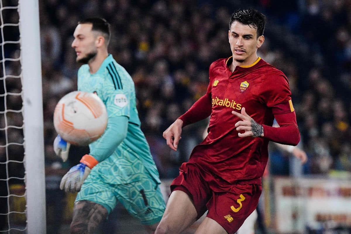 Roger Ibañez jogando pela Roma (foto: FILIPPO MONTEFORTE)