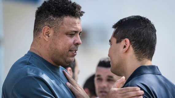 Ronaldo e Pedro Martins (diretor de futebol) (foto: Gustavo Aleixo/Cruzeiro)