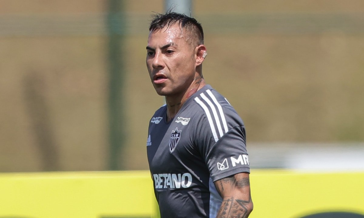 Vargas em treino do Atlético (foto: Pedro Souza/Atlético)