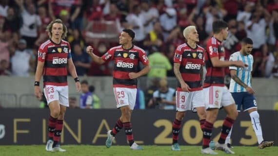 Victor Hugo commemora gol marcado em partida do Flamengo contra o Racing, pela Livertadores (foto: ALEXANDRE LOUREIRO/AFP)