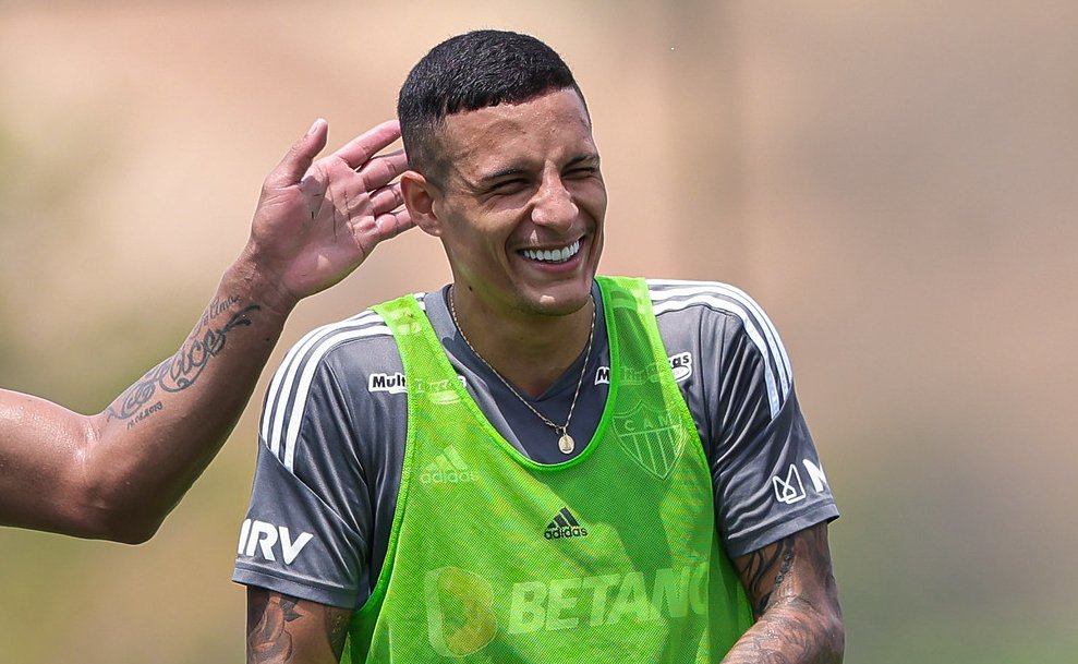Guilherme Arana durante treino do Atlético na Cidade do Galo (foto: Pedro Souza/Atlético)