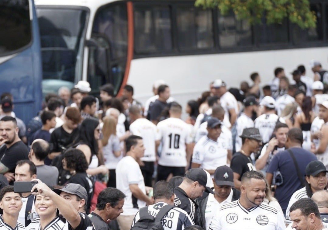 Torcedores do Athletic em caravana para acompanhar jogo no Mineirão (foto: Thiago Morandi/Athletic)