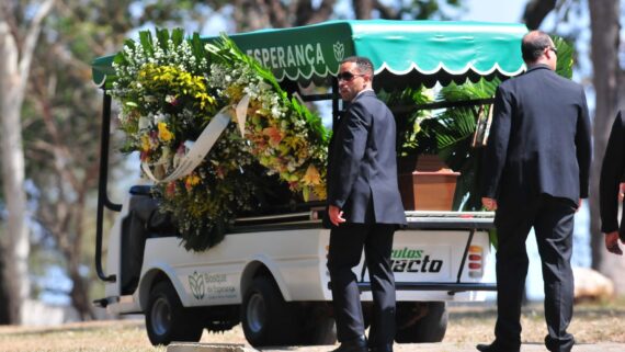 Corpo de Walewska foi enterrado em Belo Horizonte (foto: Leandro Couri/EM/DA Press)