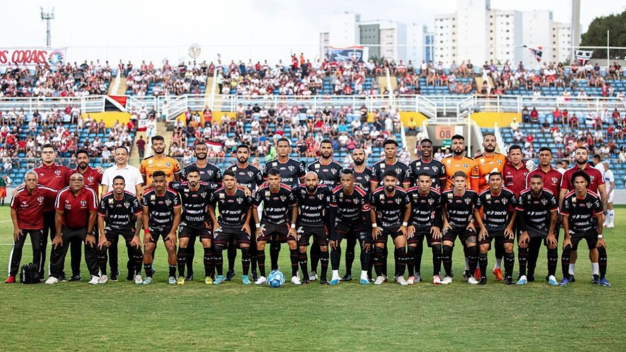 Time do Ferroviário postado para foto (foto: Lenilson Santos/Ferroviário-CE)