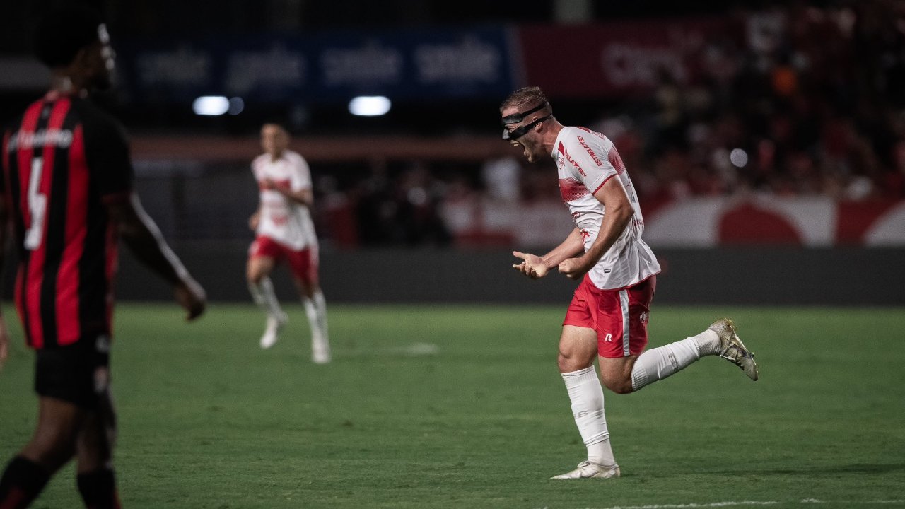 Jogador do CRB comemorando (foto: @franciscocedrimfotografia)