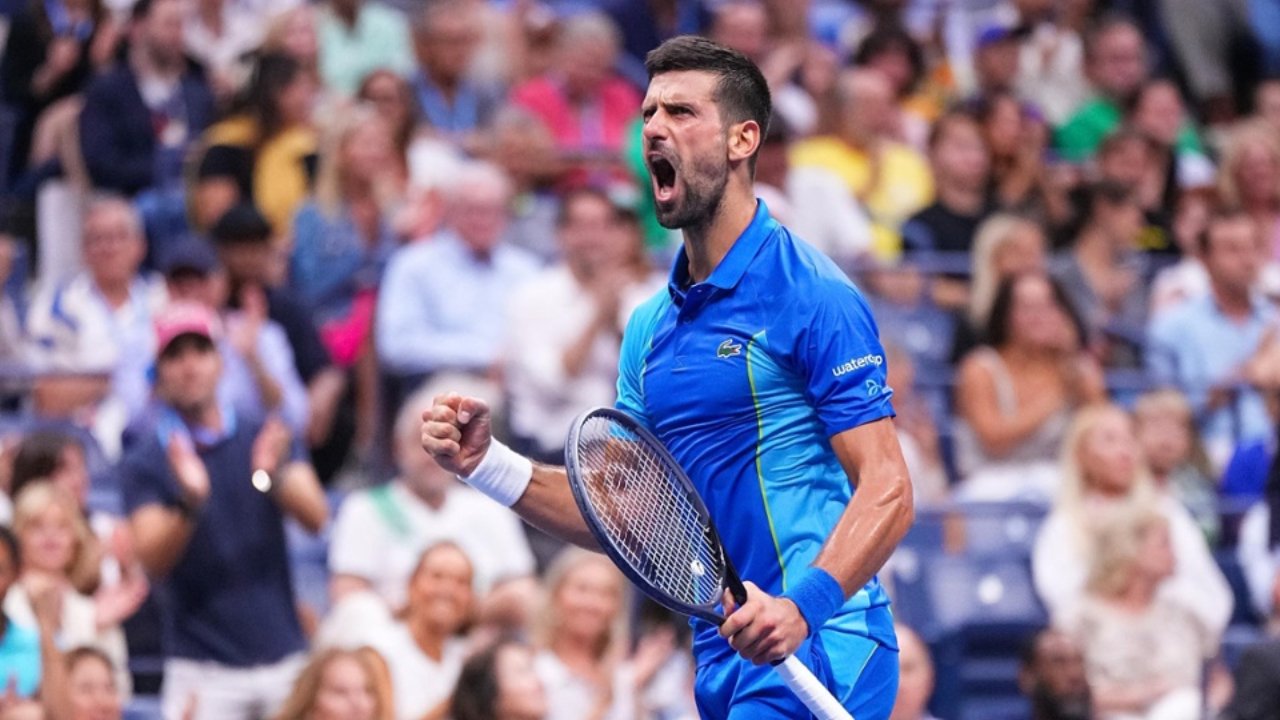Djokovic comemorando (foto: Garrett Ellwood/USTA)