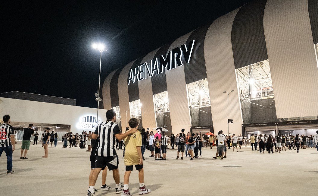 Torcedores do Atlético em chegada à Arena MRV (foto: Daniela Veiga/Atlético)