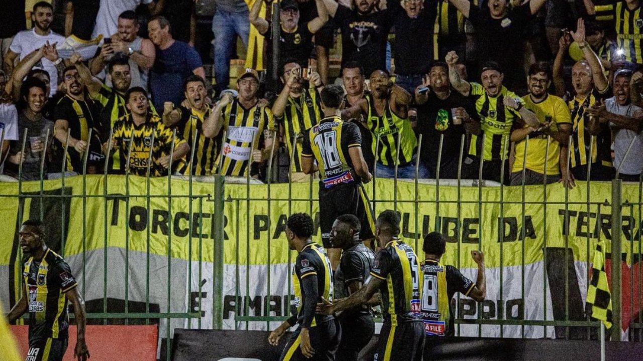 Torcedores do Volta Redonda (foto: Raphael Torres)