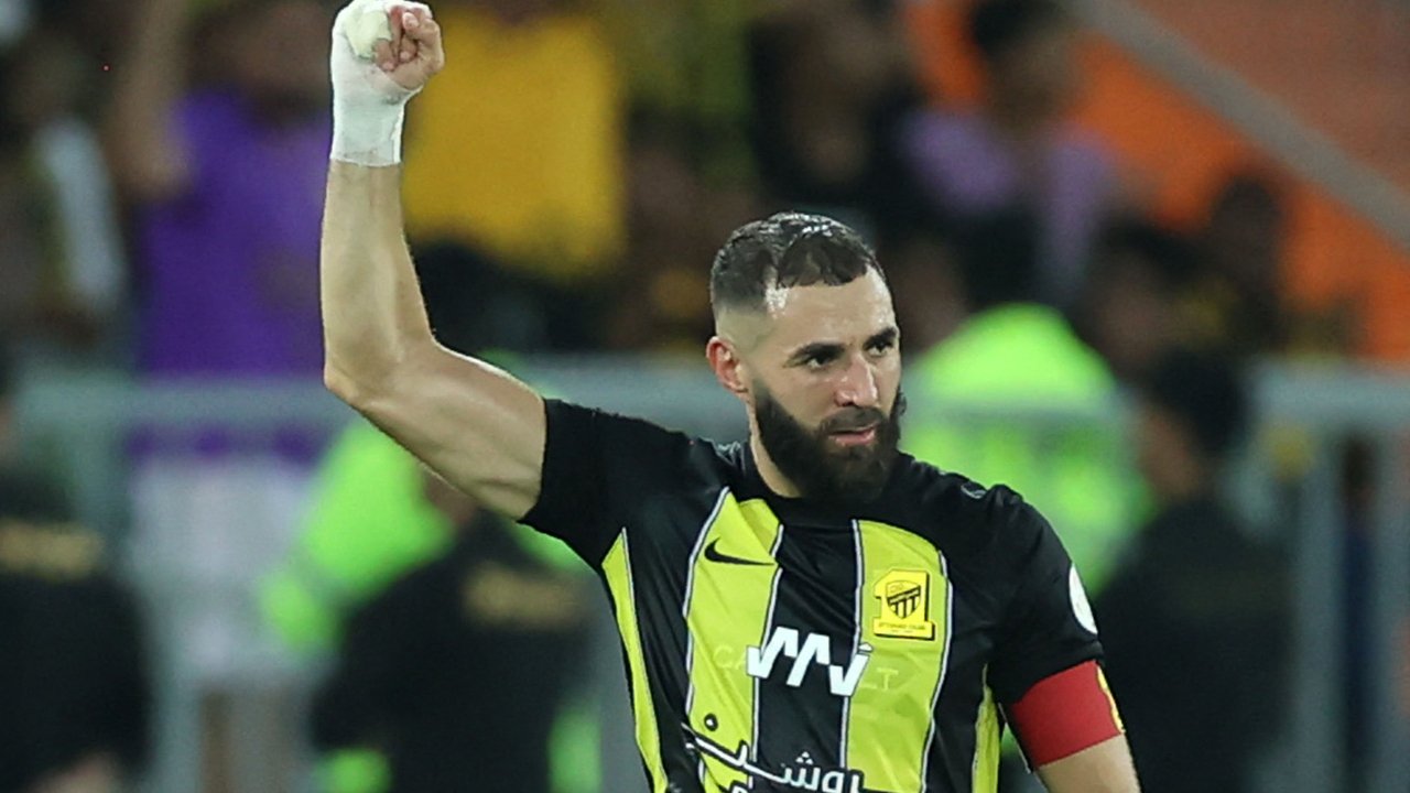 Benzema jogando pelo Al Ittihad (foto: AFP)
