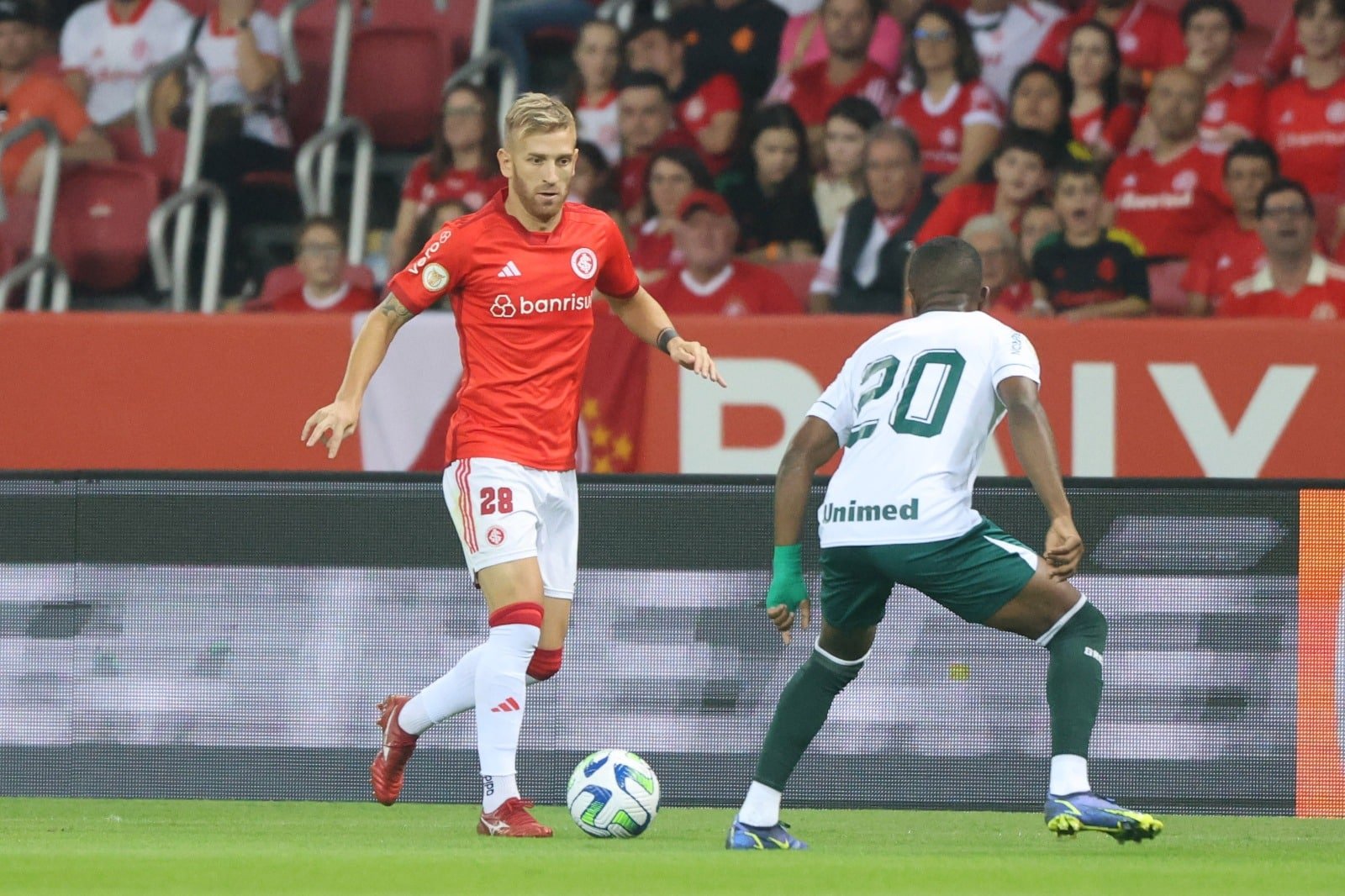 internacional e Goiás em campo pelo Campeonato Brasileiro (foto: Internacional/Divulgação)