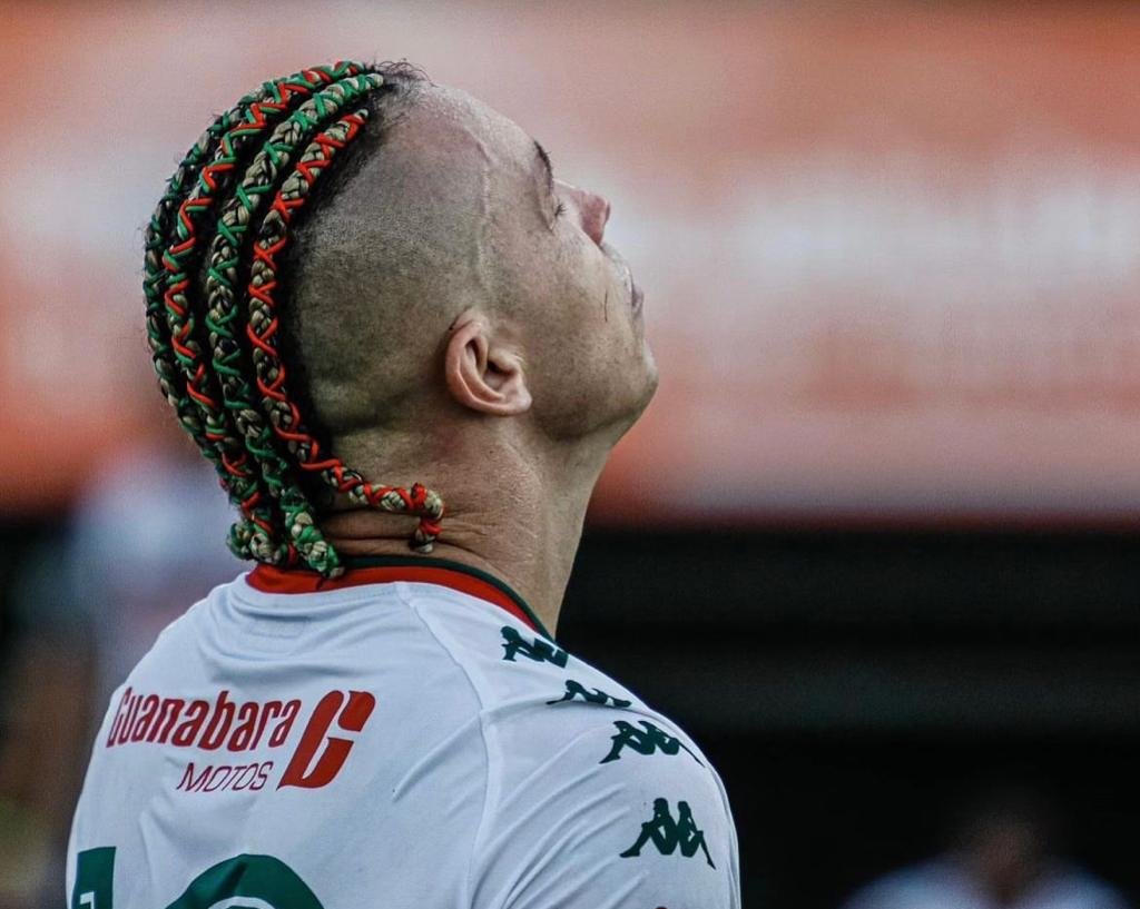 Marcelo Toscano de lado (foto: Reprodução/Instagram)