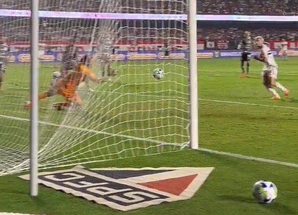 Calleri (foto: Reprodução/Rede Social X/São Paulo)