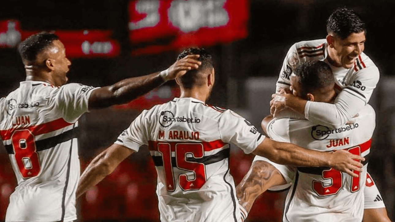 Jogadores do São Paulo comemorando gol (foto: Divulgação São Paulo)